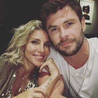 Chris Hemsworth dan istrinya, Elsa Pataky, bertemu saat kencan buta yang diatur oleh pelatih bahasa mereka. Chris mengaku dia jatuh cinta pada pertemuan pertama. Dia menyenangkan, ramah, humoris dan bersemangat tentang hidup, kata Chris, yang menikahi sang istri pada 2010. Foto: Dok. Instagram/chrishemsworth