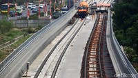 Proyek LRT Jabodebek, rute yang sedang digarap saat ini adalah Bekasi-Cawang-Kuningan dan Cibubur-Cawang-Kuningan, dan berakhir di Dukuh Atas.