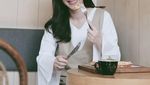 Cantiknya Putricaya, Selebgram yang Doyan Banget Ngopi