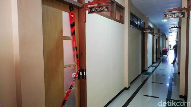 Ruang BLP dan Ruang Staf Ahli Bidang Hukum dan Politik disegel/