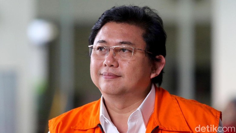 Bantah Bantu Eddy Kabur, Lucas: Nanti Terungkap yang Sebenarnya Bantah Bantu Eddy Kabur, Lucas: Nanti Terungkap yang Sebenarnya