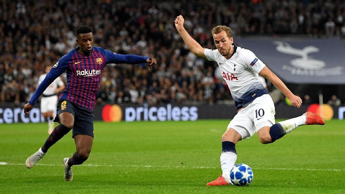 Aksi Harry Kane saat menghadapi Barcelona di pertemuan pertama Liga Champions musim ini. (Foto: Shaun Botterill/Getty Images)