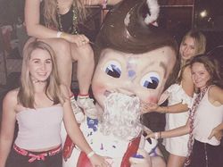 Mengejutkan, Putri Steve Jobs dan Bill Gates Bagaikan Kembar