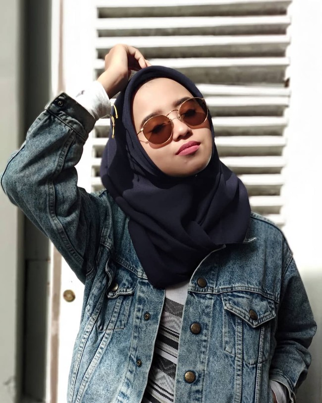 Kegiatan kita ada pengajian, talkshow dengan beberapa tokoh-tokoh untuk berbagi ilmu dan pengalaman, bazaar, photoshoot product member, dan charity. Kita terbuka bagi siapapun yang ingin bergabung dan tidak mengidentikan dengan hijabers, karena kebaikan itu sendiri tidak pernah memilih, jelas Febri. Foto: Instagram @uniebby