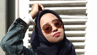 Gaya Hijab Caleg Cantik yang Viral Pasca Putus Cinta karena Beda Parpol