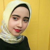 Hijabers cantik ini juga cukup populer di Instagram dan berbagi berbagai aktivitasnya kepada belasan ribu pengikutnya. Foto: Instagram @uniebby