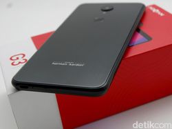 Unboxing Advan G3, Ponsel Bersuara Harman Kardon