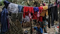 Saat ini mereka masih sangat membutuhkan bantuan logistik. 