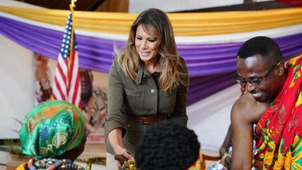 U.S. first lady Melania Trump meets with Fante chiefs to gain permission to visit Cape Coast castle, Ghana, October 3, 2018. REUTERS/Carlo Allegri