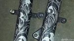Unik, Pelek dan Teromol Ini Diukir Motif Batik
