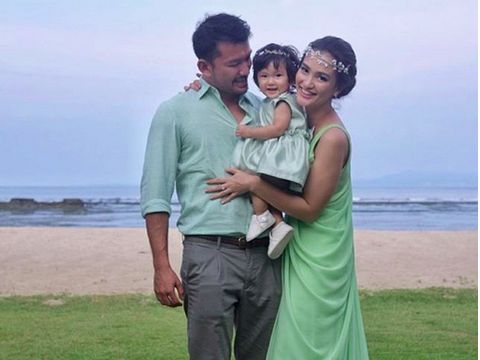 Atiqah Hasiholan dan Rio Dewanto