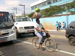 Potret Gravitasi yang Bikin Mata Harus Lihat Berkali-kali