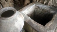 Sumur Ketandan berbentuk persegi. Sumur Ketandan diyakini bisa melunturkan sihir dan menyembuhkan penyakit. (Sudirman/detikTravel)