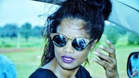 Penyanyi yang ngetop dengan single Umbrella, Rihanna rupanya punya kembaran yang berasal dari India, Renee Kujur namanya. Dia berprofesi sebagai seorang model. (Instagram/@badgalrene)