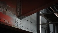 Apa warna Golden Gate Bridge, merah? Warnanya tidak merah, akan tetapi berwarna Orange yang mirip dengan warna timah merah. Rahasia kelima, traveler bisa menyalin formula catnya yang tercantum di situs web Golden Gate Bridge (Channon Hodge/CNN Travel)
