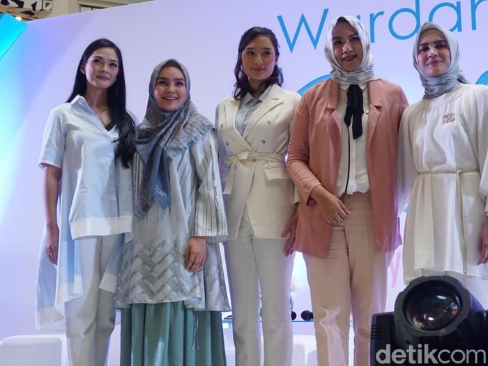 Mesty Ariotedjo, Ria Miranda hingga Tatjana Saphira siap meriahkan Wardah Days. Foto: Alissa Safera/Wolipop Mesty Ariotedjo, Ria Miranda hingga Tatjana Saphira siap meriahkan Wardah Days. Foto: Alissa Safera/Wolipop