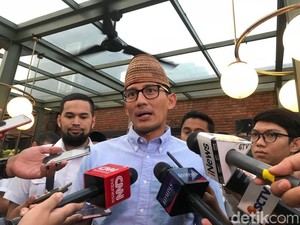 Cerita Politik Sandiaga: Chicken Rice hingga Brongkos