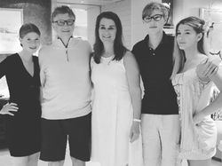 Mengejutkan, Putri Steve Jobs dan Bill Gates Bagaikan Kembar