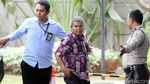Gaya Pejabat Pajak Ambon Saat Digiring ke Gedung KPK