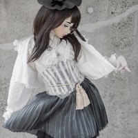 Lulu Hashimoto, itulah nama boneka hidup yang menghebohkan Jepang pada 2017. Lulu kini sudah begitu populer. Akun media sosialnya diikuti lebih dari 47 ribu pengguna Instagram dan dia pun eksis sebagai model fashion. Foto: Instagram luluidoll. 