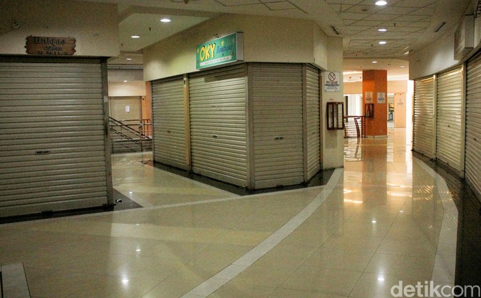 Htc Roxy Square Penampakan Terkini Sepinya Roxy Square yang Kehilangan Pembeli