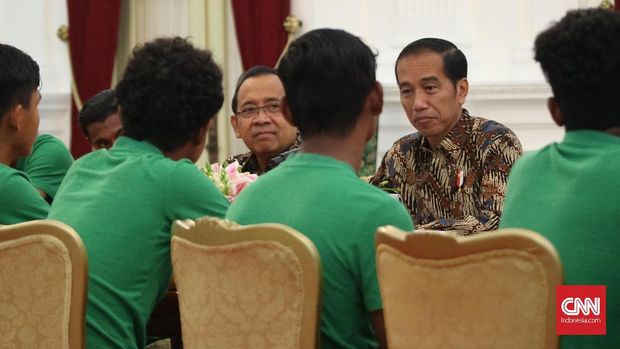 Presiden Jokowi akan mencarikan BUMN untuk membantu Timnas Indonesia U-16.