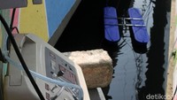 Dengan panjang kali item yang mencapai 700 meter maka diperlukan 20 unit untuk mengatasi bau secara maksimal.