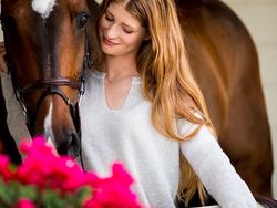 Mengejutkan, Putri Steve Jobs dan Bill Gates Bagaikan Kembar