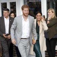 Untuk pertama kalinya setelah diberi gelar Duke dan Duchess of Cambridge, Pangeran Harry dan Meghan Markle akhirnya menyambangi daerah Sussex, Inggris, Rabu (3/10/2018). Inilah penampakan sejoli yang menikah pada Mei lalu di Sussex. (Foto: Getty Images)
