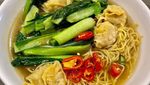 Aduh Enaknya! Mie Kuah dengan Isian Pangsit Lembut Gurih
