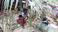 Sebagian pengungsi adalah anak-anak.