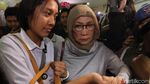 Jadi Tersangka, Ratna Sarumpaet Digiring ke Polda