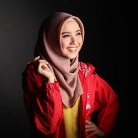 Salah satu bentuk pengorbanan calon legislatif (caleg) PSI yakni Febri Wahyuni Sabran yang putus dari pacar karena berbeda partai dan pandangan politik jadi viral. Foto: Instagram @uniebby