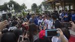 Marquez di Bangkok: Naik Tuk-tuk, Jajan Kaki 5, Dibonceng Polisi