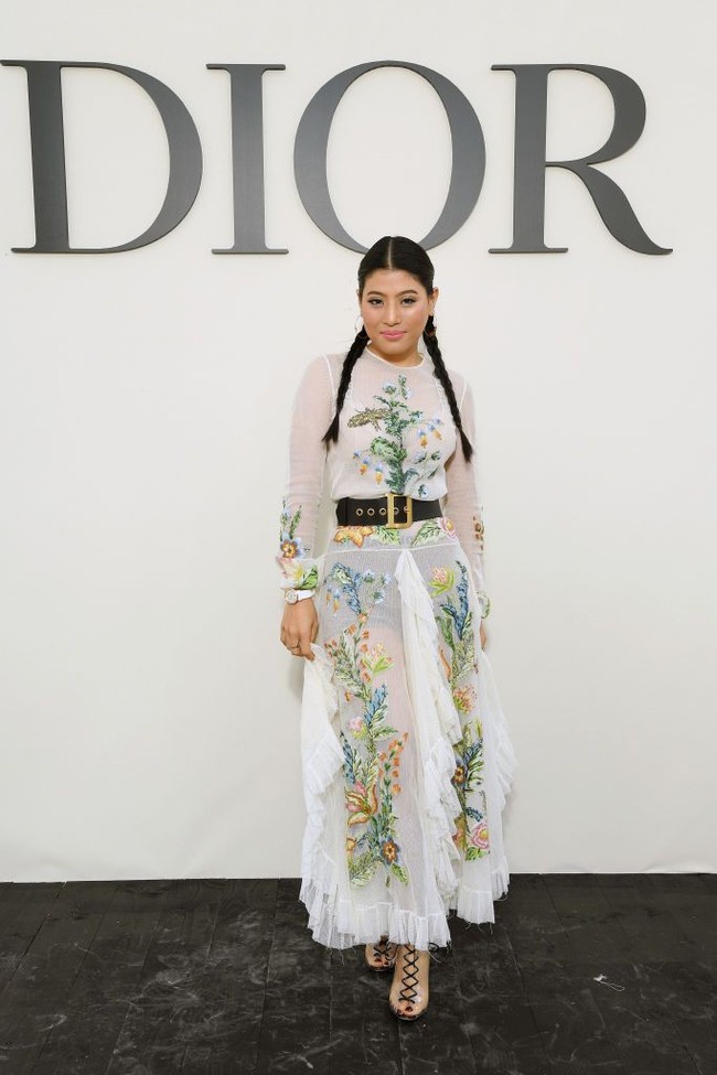 Putri Sirivannavari Nariratana dari Thailand eksis di berbagai pekan mode dunia. Putri lulusan sekolah mode dari Chulalongkorn University, Bangkok ini pula langganan duduk di front row Paris Fashion Week, sambil dibalut gaun-gaun couture rancangan desainer high-end. Foto: Getty Images