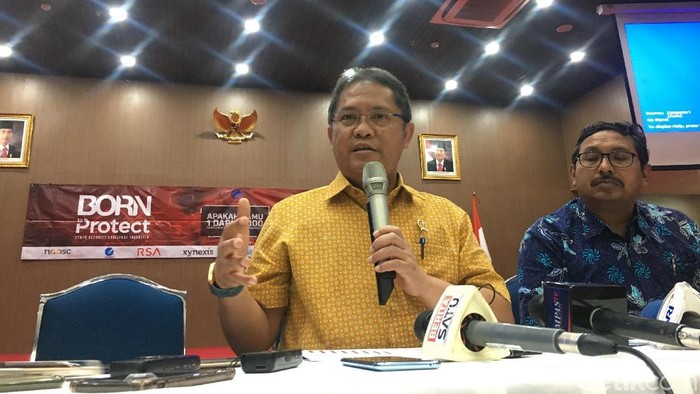 Menkominfo Rudiantara bicara mengenai pemulihan telekomunikasi di Sulteng pascabencana gempa dan tsunami(Foto: Agus Tri Haryanto/detikINET) Menkominfo Rudiantara bicara mengenai pemulihan telekomunikasi di Sulteng pascabencana gempa dan tsunami(Foto: Agus Tri Haryanto/detikINET)
