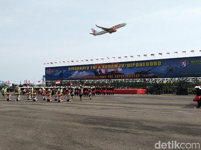 Pameran alutsista di Bandara Ahmad Yani, Semarang, Jumat (5/10/2018).