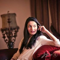Saat kepopulerannya tengah mencapai puncak, Muniba Mazari mendapat cobaan baru. Mantan suaminya tiba-tiba saja menuduhnya melakukan kebohongan. Khurram Shahzad mengklaim cerita Muniba soal kecelakaan tidak sesuai fakta. Seperti dikutip Express Tribune, menurutnya yang justru tidur saat kecelakaan adalah Muniba, sementara dia menyetir kendaraan. Dan Khurram juga menyebut Muniba telah melakukan pencemaran nama baik terhadapnya. Foto: Instagram @muniba.mazari