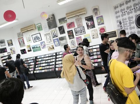 Berburu Rilisan Fisik sampai Nonton Bioskop di Synchronize Fest 2018