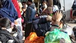 Wajah-wajah Menanti Kepastian di Bandara Palu