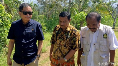 Jonan Terbang dari Palu ke Bali Cek Gunung Agung sampai BBM