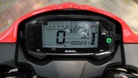 Ada juga panel informasi digital yang lengkap dapat menambah kepercayaan diri di perjalanan maupun sebagai sarana aktualisasi diri.