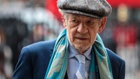Aktor The Lord of the Ring, Ian McKellen, pada tahun 2012 mengungkapkan bahwa ia terkena kanker prostat, kini ia masih hidup sehat karena belum tersebar ke bagian tubuh lainnya.  Foto: Getty Images