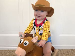 8 Potret Menggemaskan Bayi Mungil Berkostum Karakter Disney