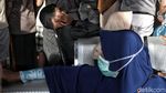 Wajah-wajah Menanti Kepastian di Bandara Palu