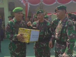 Solidaritas Sulteng, TNI Karawang Galang Dana saat Rayakan HUT