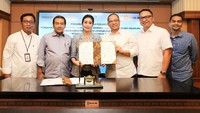 Dengan adanya kerja sama ini Bank BRI memberikan fasilitas pinjaman Non Cash Loan (NCL) berupa fasilitas SBLC dengan sumber rekening nostro BRI di luar negeri sebesar USD 200 Juta yang dapat digunakan oleh Garuda untuk menggantikan dana perawatan pesawat atau Maintenance Reserve (MR) kepada lessor pesawat. Dengan demikian, Garuda dapat menarik dana maintenance reserve yang sudah ada di lessor untuk di bawa ke dalam negeri sehingga supply dollar dalam negeri makin bertambah. Foto: dok. Garuda Indonesia