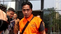 Untuk proyek itu, Setiyono mendapatkan jatah 10 persen dari nilai kontrak sebesar Rp 2.210.266.000. Selain itu, ada permintaan 1 persen untuk pokja sebagai tanda jadi.