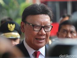 Jadi Polemik, Instruksi Soal Jilbab ASN Kemendagri Dicabut Jadi Polemik, Instruksi Soal Jilbab ASN Kemendagri Dicabut