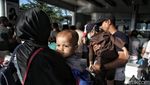 Wajah-wajah Menanti Kepastian di Bandara Palu